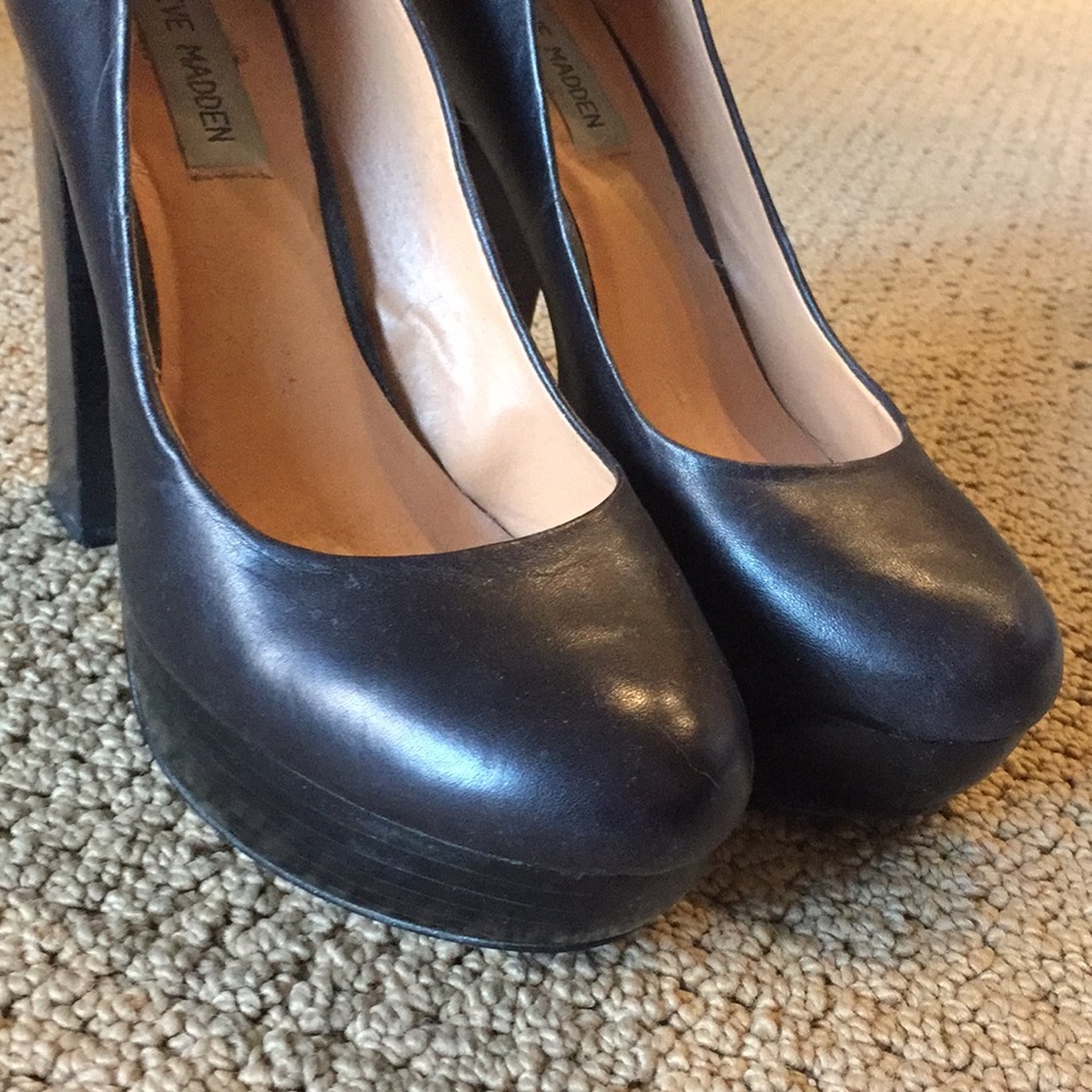 Steve Madden black platform heels - Picture 3 of 4